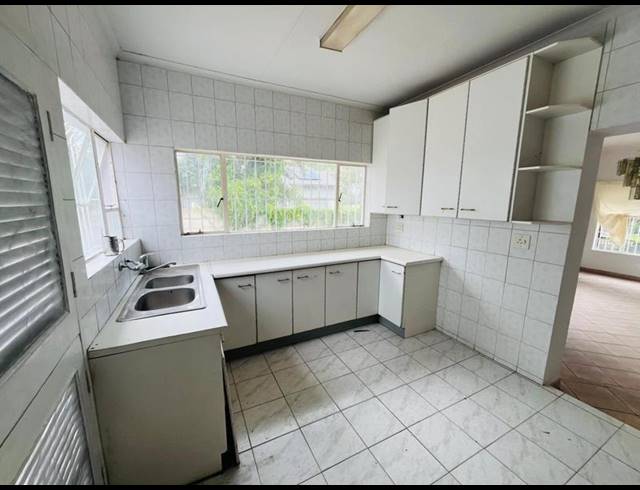 4 BEDROOM HOUSE FOR SALE IN MAYFIELD PARK